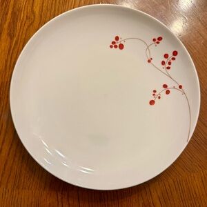 Mikasa Red Berries Salad/Lunch Plates